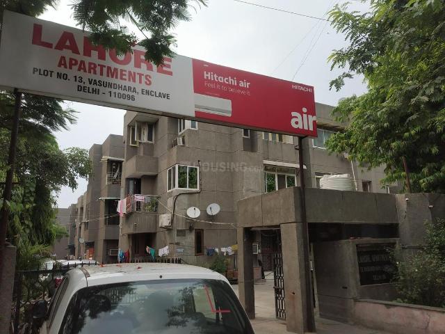 2 BHK Apartment in Vasundhara Enclave for resale New Delhi. The reference number is 20802258