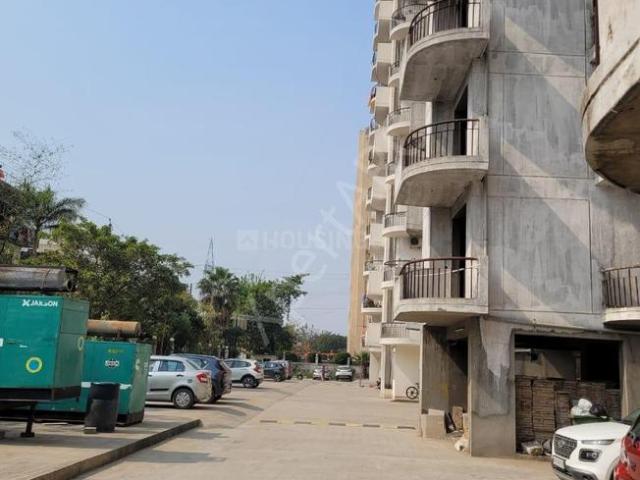 2 BHK Apartment in Vasundhara for resale Ghaziabad. The reference number is 19957952