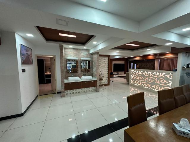 2 BHK Apartment in Vellayil for rent Kozhikode. The reference number is 21032657