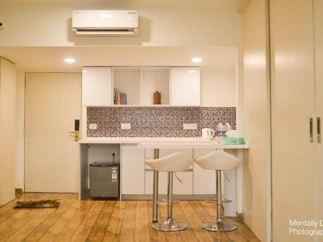 2 BHK Apartment in Vesu for rent Surat. The reference number is 12286063