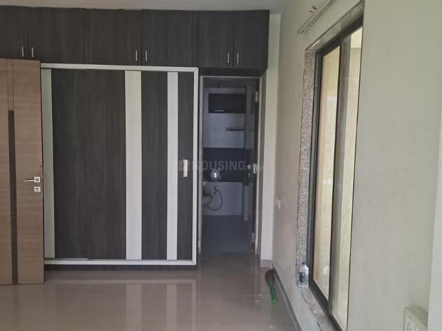 2 BHK Apartment in Vesu for rent Surat. The reference number is 21197392