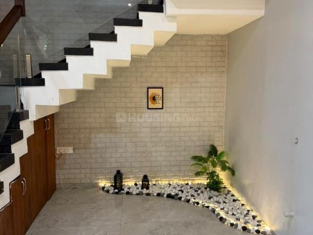 2 BHK Apartment in Vijay Nagar for rent Indore. The reference number is 21397052