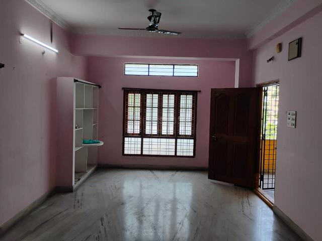 2 BHK Apartment in Vijaya Nagar Colony for resale Hyderabad. The reference number is 21248463