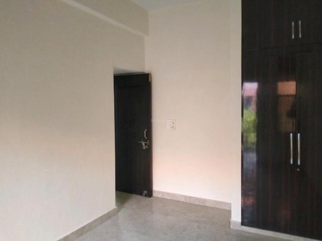 2 BHK Apartment in Vikaspuri for rent New Delhi. The reference number is 19611698