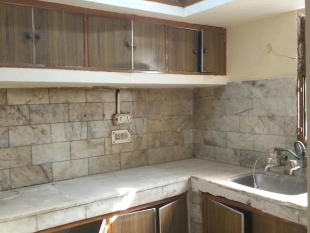 2 BHK Apartment in Vikaspuri for rent New Delhi. The reference number is 21104277