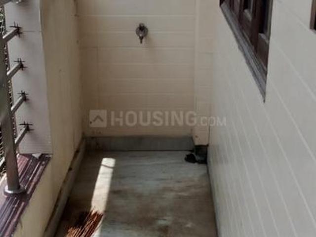 2 BHK Apartment in Vikaspuri for resale New Delhi. The reference number is 17840186