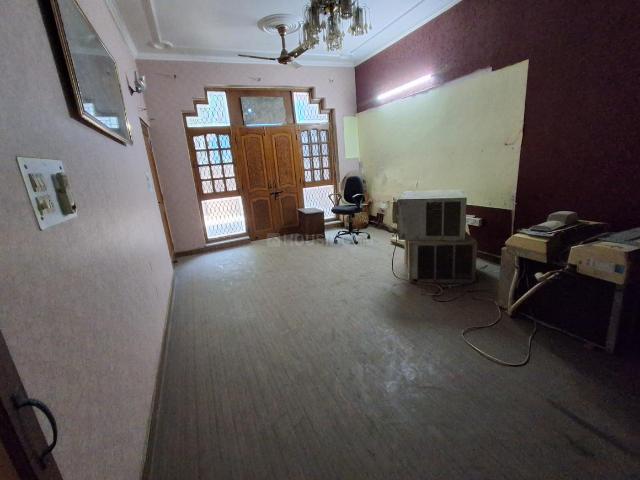 2 BHK Apartment in Vikaspuri for resale New Delhi. The reference number is 20668631