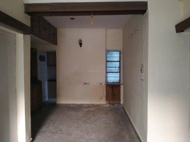2 BHK Apartment in Vikaspuri for resale New Delhi. The reference number is 21148836