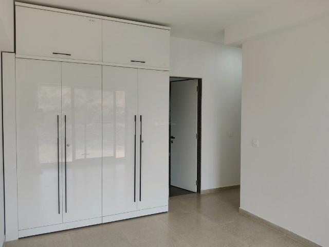 2 BHK Apartment in Vikhroli West for rent Mumbai. The reference number is 20076997
