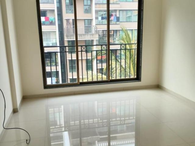 2 BHK Apartment in Vile Parle West for rent Mumbai. The reference number is 18890012
