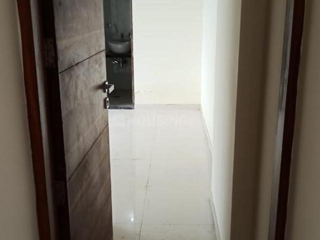 2 BHK Apartment in Vile Parle East for rent Mumbai. The reference number is 4589136