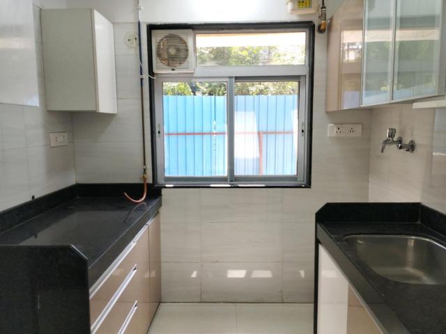 2 BHK Apartment in Vile Parle East for rent Mumbai. The reference number is 12662700