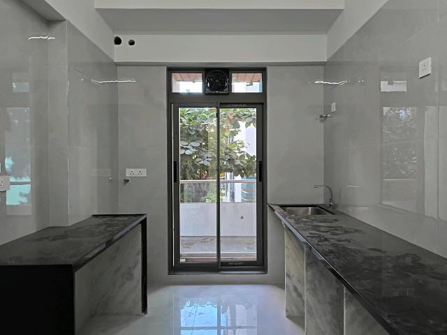 2 BHK Apartment in Vile Parle East for rent Mumbai. The reference number is 18980464