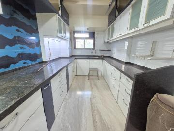 2 BHK Apartment in Vile Parle East for rent Mumbai. The reference number is 20009201