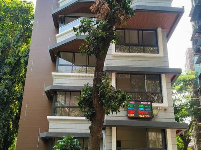 2 BHK Apartment in Vile Parle East for resale Mumbai. The reference number is 18309079