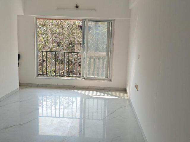 2 BHK Apartment in Vile Parle East for resale Mumbai. The reference number is 18462974