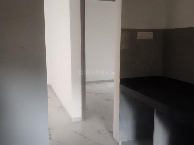 2 BHK Apartment in Vile Parle East for resale Mumbai. The reference number is 18737012