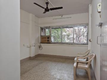 2 BHK Apartment in Vile Parle East for resale Mumbai. The reference number is 19441755