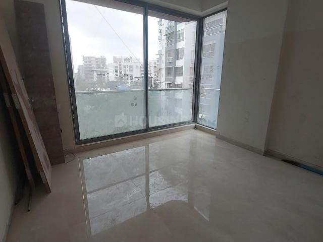 2 BHK Apartment in Vile Parle East for resale Mumbai. The reference number is 20537234