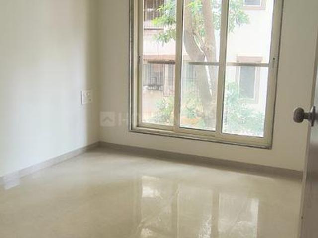 2 BHK Apartment in Vile Parle East for resale Mumbai. The reference number is 21225018