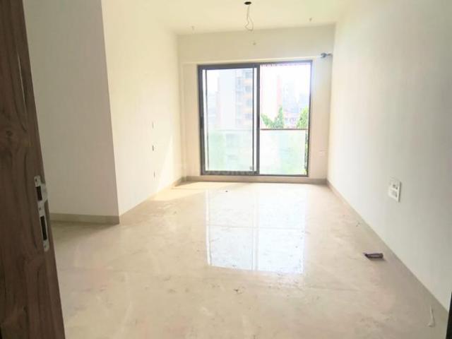 2 BHK Apartment in Vile Parle East for resale Mumbai. The reference number is 21225449