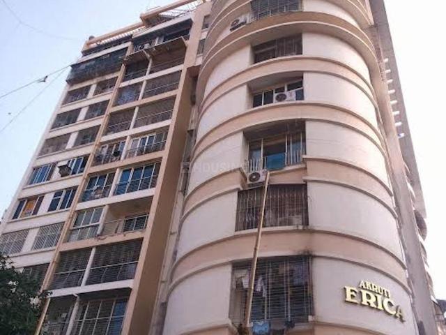 2 BHK Apartment in Vile Parle East for resale Mumbai. The reference number is 21351467