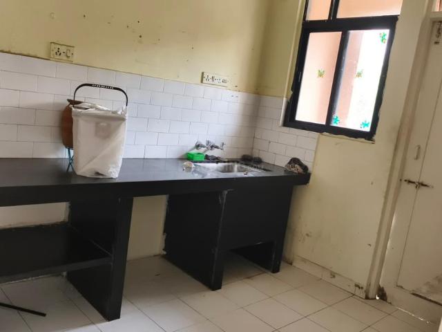 2 BHK Apartment in Viman Nagar for rent Pune. The reference number is 17983735