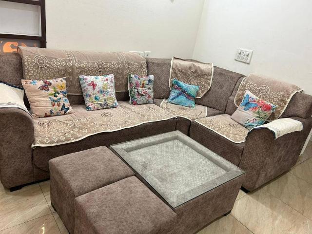2 BHK Apartment in Viman Nagar for rent Pune. The reference number is 19563726