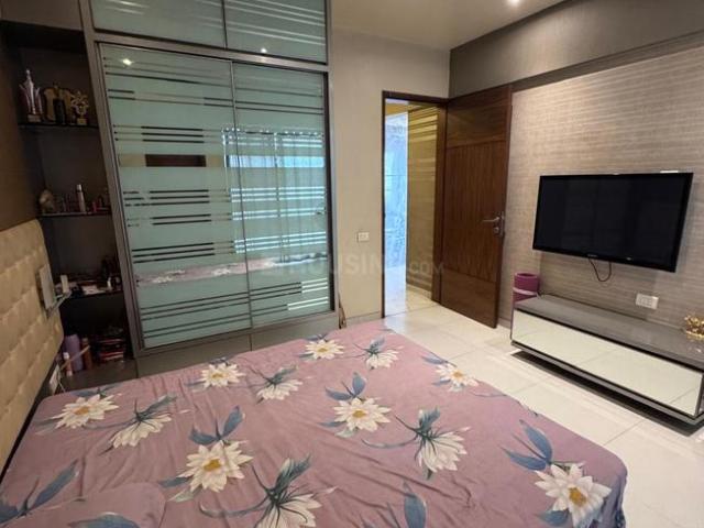 2 BHK Apartment in Viman Nagar for rent Pune. The reference number is 20950939