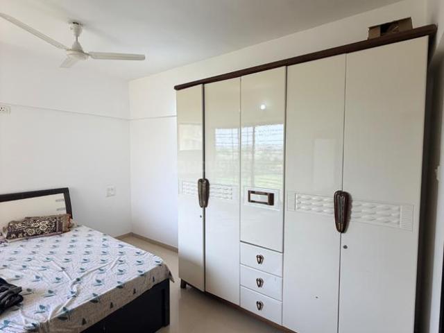 2 BHK Apartment in Viman Nagar for rent Pune. The reference number is 21168675