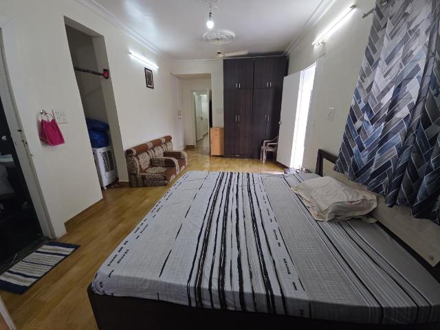 2 BHK Apartment in Viman Nagar for resale Pune. The reference number is 21052410