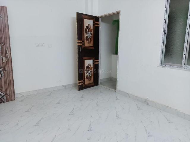 2 BHK Apartment in VIP Nagar for rent Kolkata. The reference number is 18833421