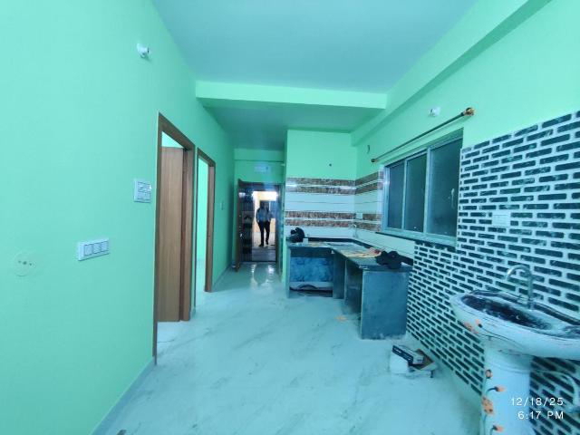 2 BHK Apartment in VIP Nagar for rent Kolkata. The reference number is 19107165