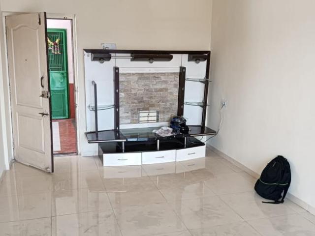 2 BHK Apartment in Vishrantwadi for rent Pune. The reference number is 20703848