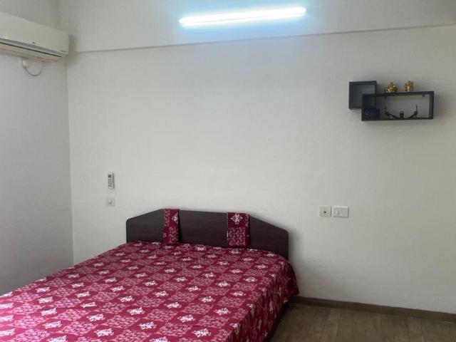 2 BHK Apartment in Vishrantwadi for rent Pune. The reference number is 20935263