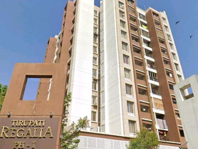 2 BHK Apartment in Vishrantwadi for rent Pune. The reference number is 21105802
