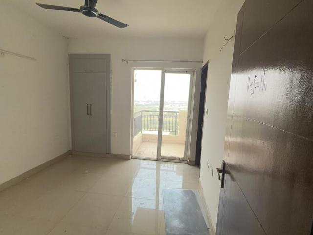 2 BHK Apartment in Yeida for rent Greater Noida. The reference number is 21149039