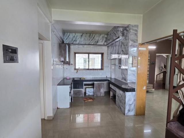 2 BHK Apartment in Yerawada for rent Pune. The reference number is 21164475