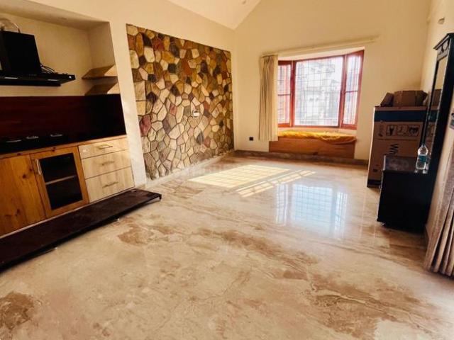 2 BHK Duplex in Dalanwala for rent Dehradun. The reference number is 19480910