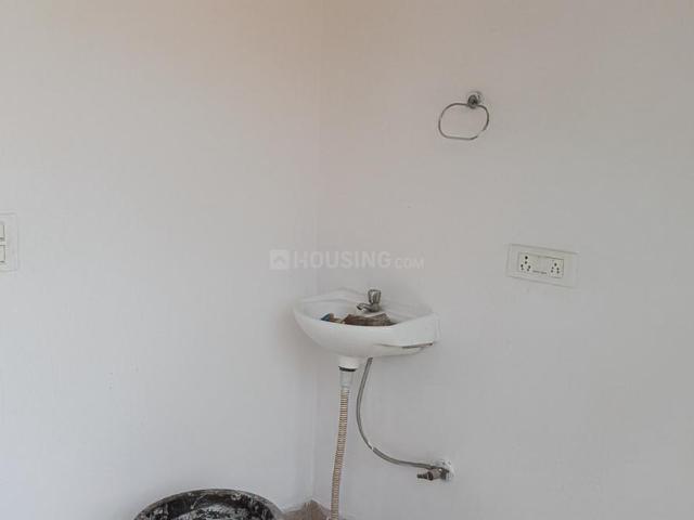 2 BHK Duplex in Modipuram for rent Meerut. The reference number is 21379656