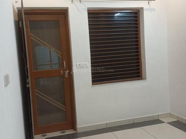 2 BHK Duplex in Nangla Tashi for rent Meerut. The reference number is 20870126