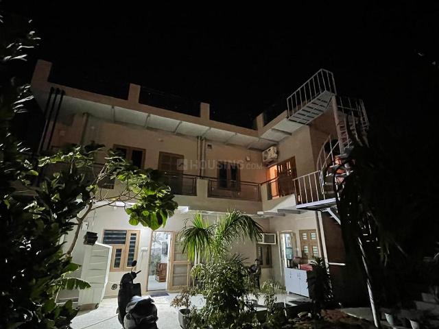 2 BHK Duplex in Sector 37D for rent Gurgaon. The reference number is 20880006