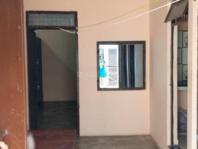 2 BHK Duplex in Sikandra for rent Agra. The reference number is 18335251