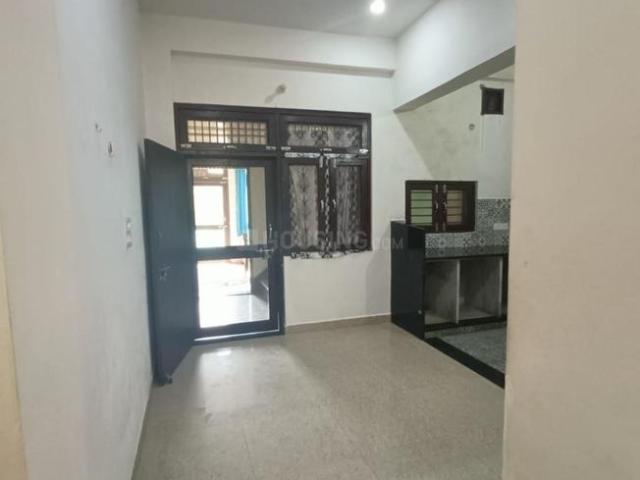 2 BHK Duplex in Suryalok Colony for rent Agra. The reference number is 21038767