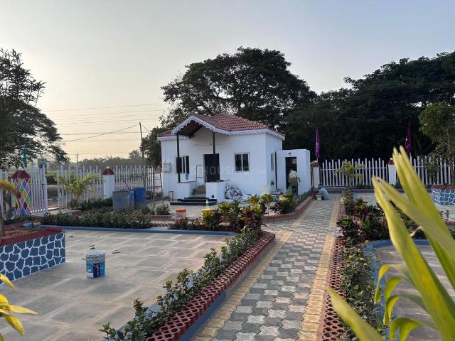 2 BHK Farm House in Benz Circle for resale Vijayawada. The reference number is 19715540