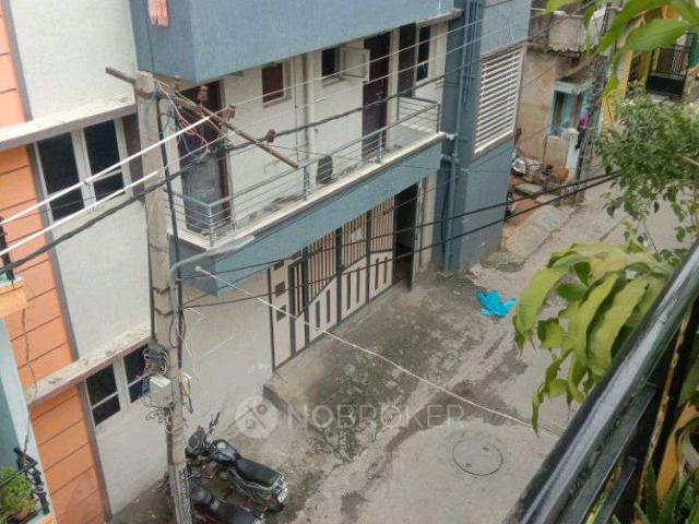 2 BHK Flat for Lease In Azad Nagar