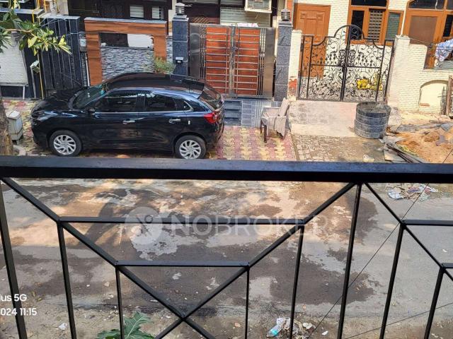 2 BHK Flat for Rent In Gamma 1