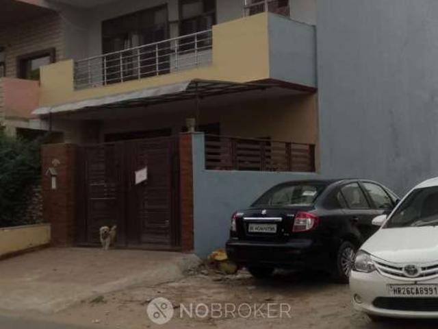 2 BHK Flat for Rent In Sector 52