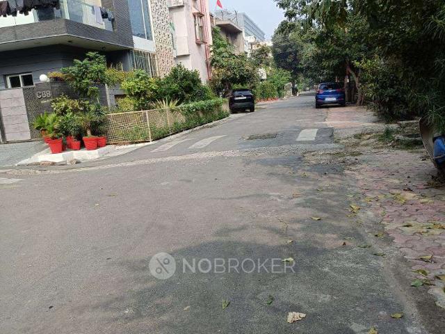 2 BHK Flat for Rent In Sector 52