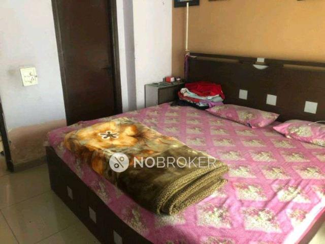 2 BHK Flat In Mahagun Mosaic Apartment, Vaishali for Rent In Vaishali